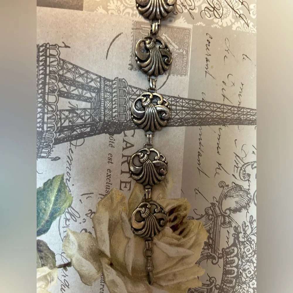 Amazing vintage sterling silver round panel bracelet FAN motif